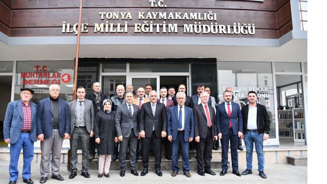 Trabzon Büyükşehir Belediye Başkanımız Sayın Murat Zorluoğlu İlçe Milli Eğitim Müdürlüğümüzü ziyaret etti. 