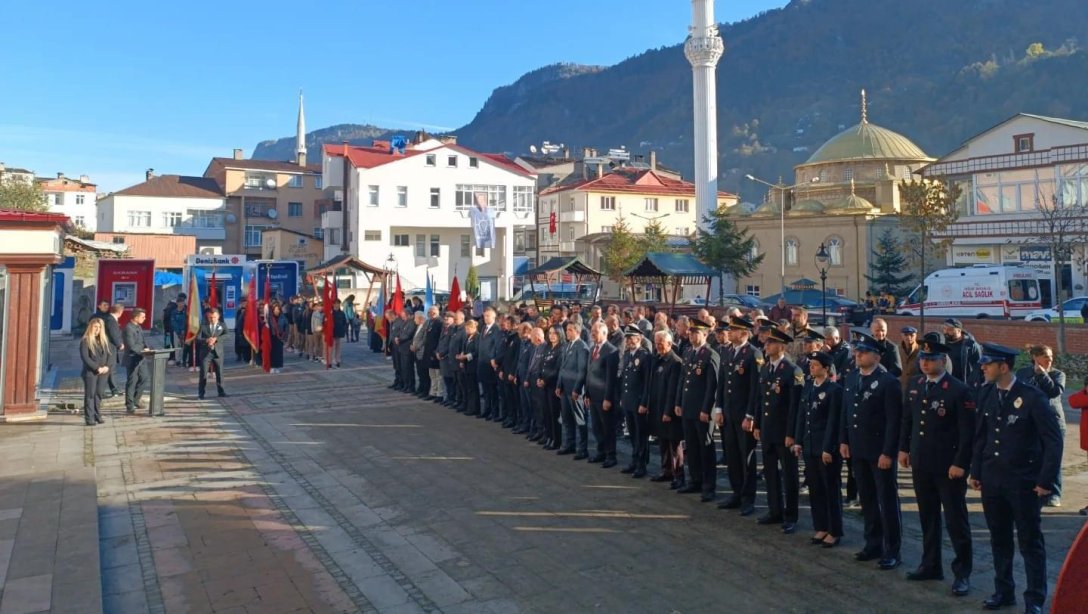 10 KASIM ÇELENK SUNMA VE ATATÜRK'Ü ANMA PROGRAMI GERÇEKLEŞTİRİLDİ.